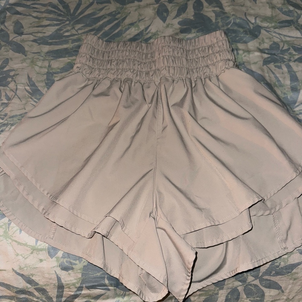 *Brand: New In* Cream Shorts